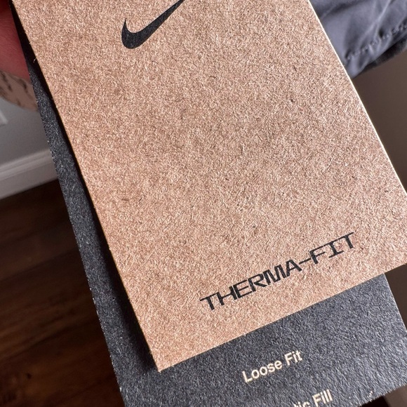 NWT♥️ Nike Thermal fit Women's Black Puffer Vest, MED - Picture 11 of 14